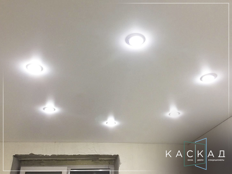 Натяжной потолок с LED подсветкой
